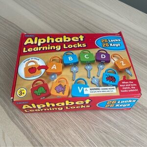 Lakeshore Alphabet Learning Locks Toy 26 Locks Keys COMPLETE w/ Box Preschool 3+